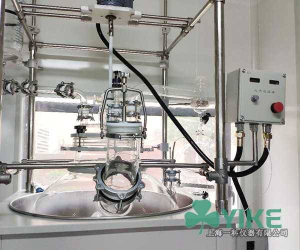 200L大容量多功能玻璃反应釜成功投用