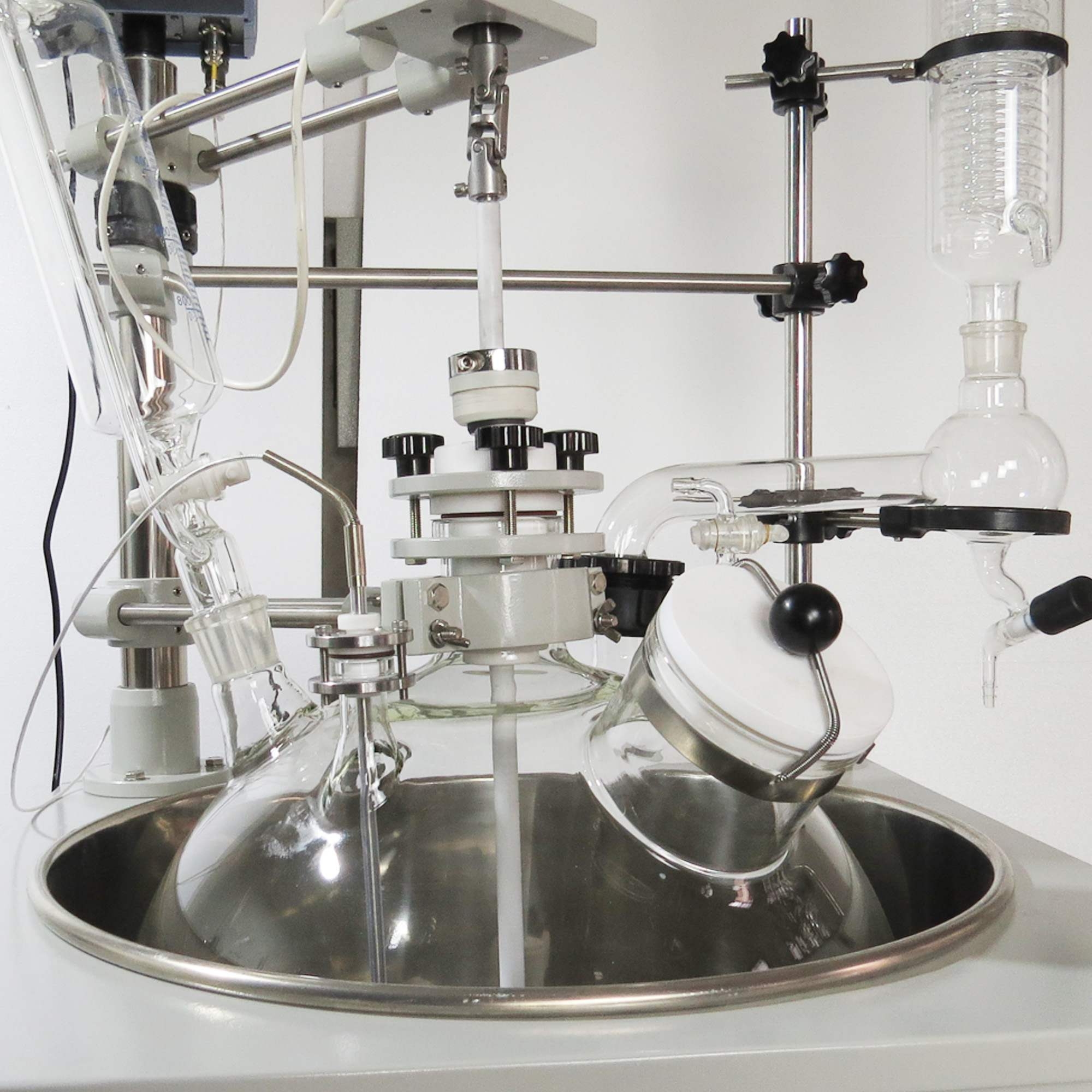 实验室不可或缺的：单层玻璃反应釜配套方案详解